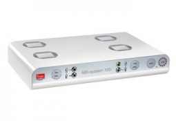 ABI SYSTEM 100 PWV Strumento per la valutazione dell’Indice dell’Indice Caviglia-Braccio (ABI) e della Pulse Wave Velocity (PWV) ABI SYSTEM 100 PWV Strumento per la valutazione dell’Indice dell’Indice Caviglia-Braccio (ABI) e della Pulse Wave Velocity (PWV)